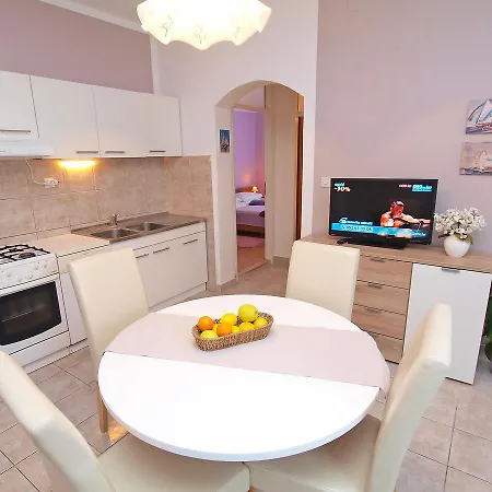Karlo.1 Apartamento Tribalj
